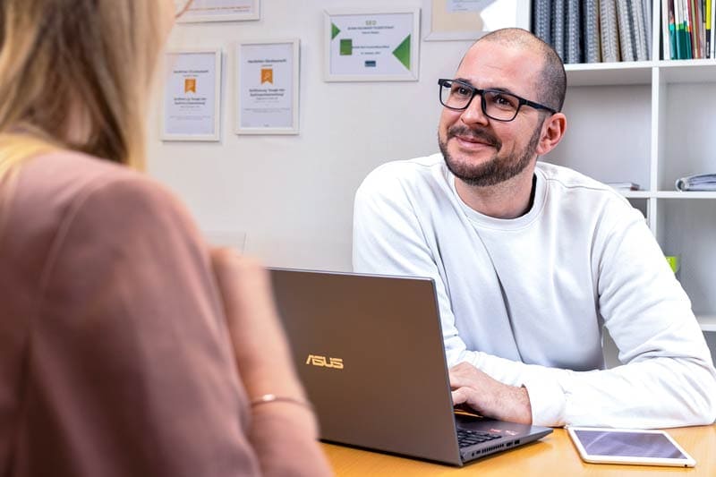 Beratung durch unseren SEO-Experten Patrick Nießen für local SEO und Suchmaschinenoptimierung Patrick Nießen - Experte bei Christmann & Woll für local SEO und Suchmaschinenoptimierung